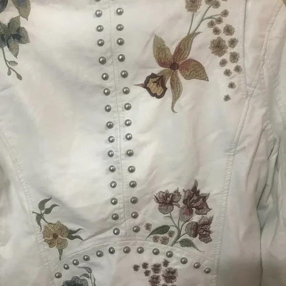FAUX WHITE EMBROIDERED LEATHER JACKET - Picture 6 of 7